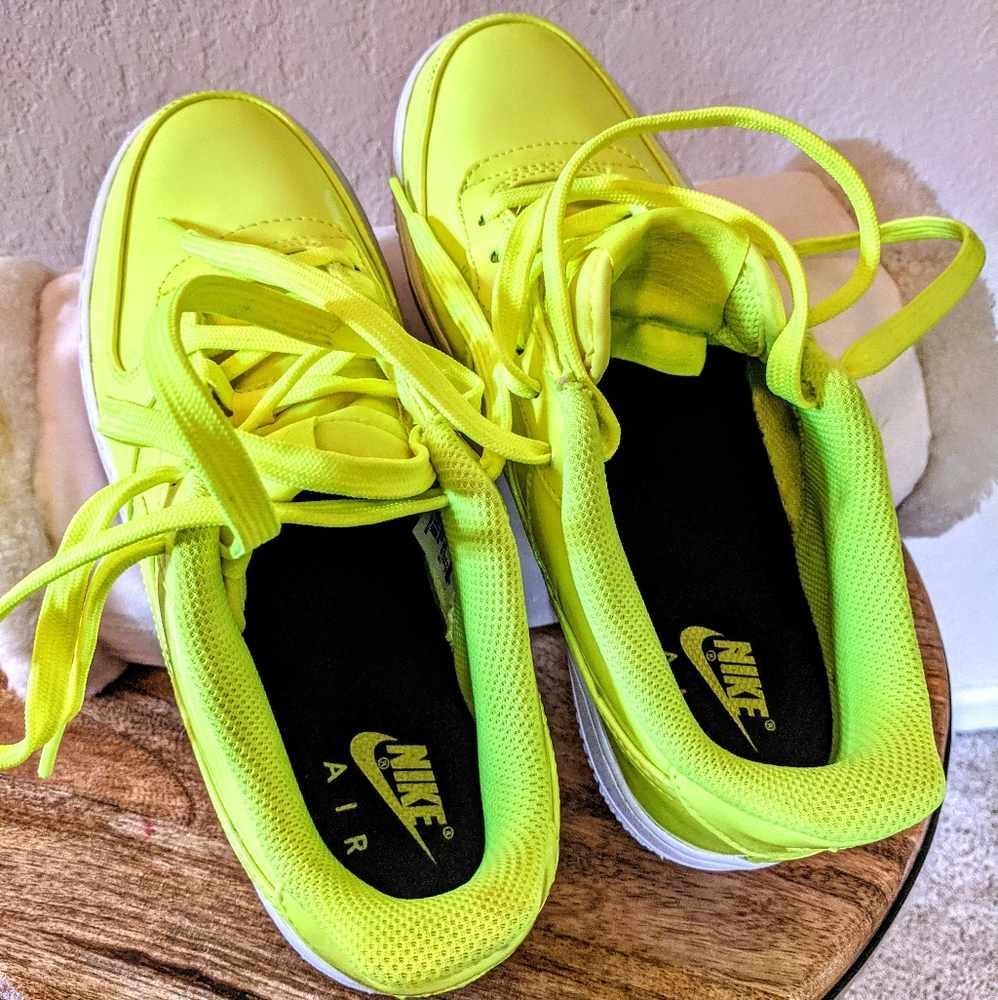 Nike Air, US Youth 7 (8.5 women's)